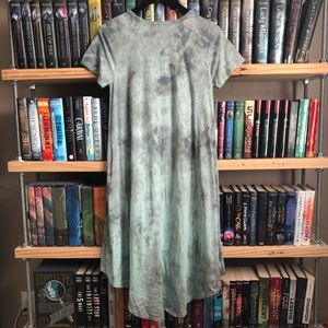 LuLaRoe Dresses - LuLaRoe Blue / Gray Tie Dye Print Carly Dress XS LuLaRoe Dresses - LuLaRoe Blue / Gray Tie Dye Print Carly Dress XS
